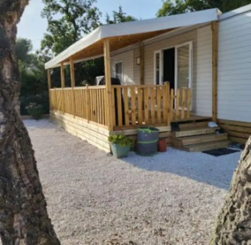 Κάμπινγκ L'ile D'or *